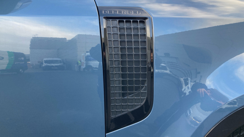 Land Rover Defender 3.0 D250 X-Dynamic SE 110 5dr Auto Diesel Estate